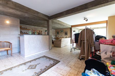 Casa de condomínio à venda com 540m², 3 quartos e 6 vagas Casa de condomínio à venda com 540m², 3 quartos e 6 vagasEspaço Social . - Piso Inferior