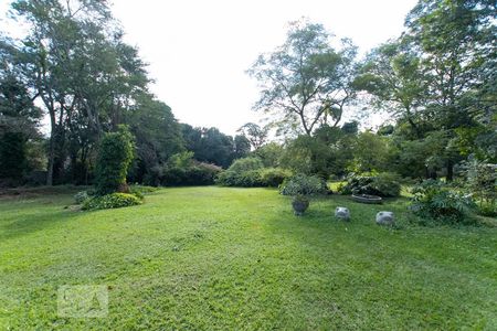 Casa de condomínio à venda com 540m², 3 quartos e 6 vagas Casa de condomínio à venda com 540m², 3 quartos e 6 vagasVista Fundos - Externa