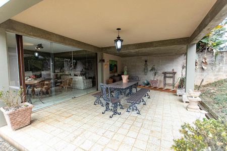 Casa de condomínio à venda com 540m², 3 quartos e 6 vagas Casa de condomínio à venda com 540m², 3 quartos e 6 vagasGaragem - Fundos