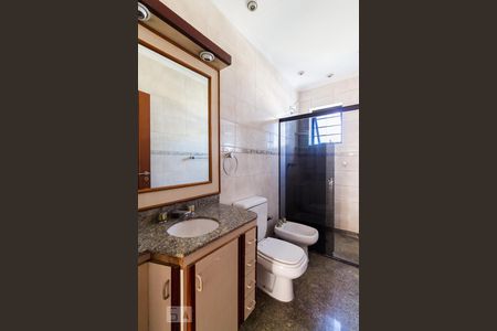 Apartamento para alugar com 213m², 3 quartos e 3 vagasBanheiro