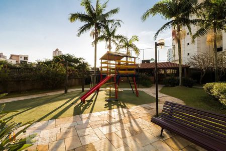 Apartamento para alugar com 213m², 3 quartos e 3 vagasPlayground