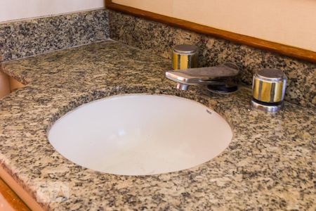 Apartamento para alugar com 213m², 3 quartos e 3 vagasDetalhe da pia 