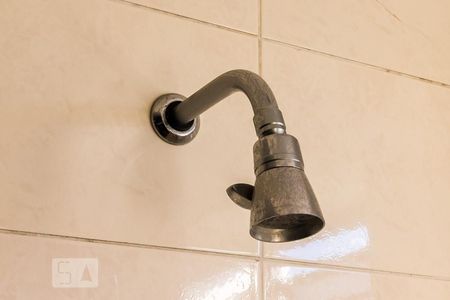 Apartamento para alugar com 213m², 3 quartos e 3 vagasDetalhe do chuveiro