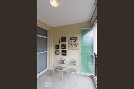 Apartamento à venda com 70m², 2 quartos e 1 vagaVaranda Sala