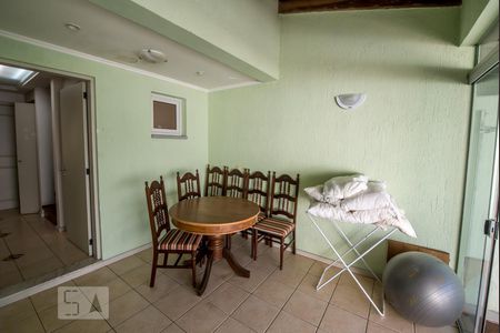 Casa de condomínio para alugar com 190m², 3 quartos e 3 vagasárea externa