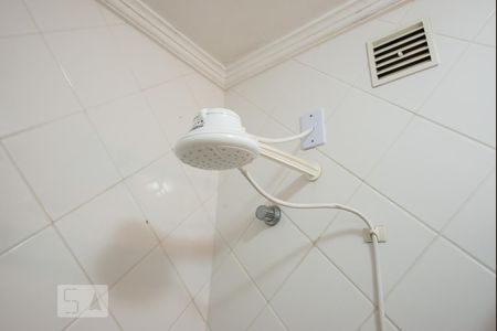 Casa de condomínio para alugar com 190m², 3 quartos e 3 vagasBanheiro Social