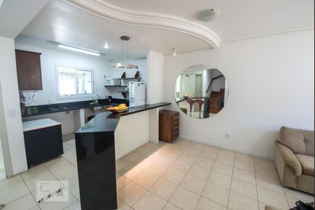 Casa de condomínio para alugar com 190m², 3 quartos e 3 vagasCozinha