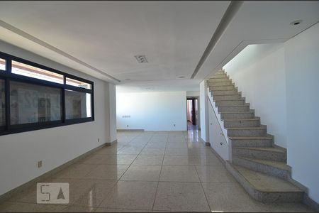 Sala de apartamento para alugar com 3 quartos, 344m² em Belvedere, Belo Horizonte