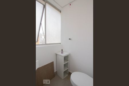Apartamento para alugar com 130m², 3 quartos e 1 vaga Apartamento para alugar com 130m², 3 quartos e 1 vagaBanheiro de Serviço