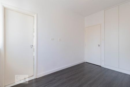 Apartamento para alugar com 130m², 3 quartos e 1 vaga Apartamento para alugar com 130m², 3 quartos e 1 vagaSuíte