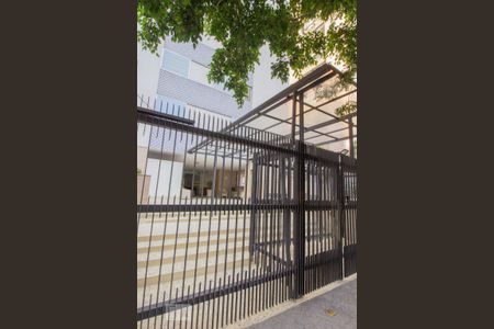 Apartamento para alugar com 130m², 3 quartos e 1 vaga Apartamento para alugar com 130m², 3 quartos e 1 vagaFachada