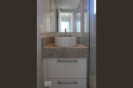 Apartamento para alugar com 77m², 2 quartos e 2 vagasBanheiro Social