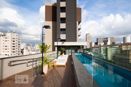 Studio à venda com 29m², 1 quarto e sem vagaPiscina