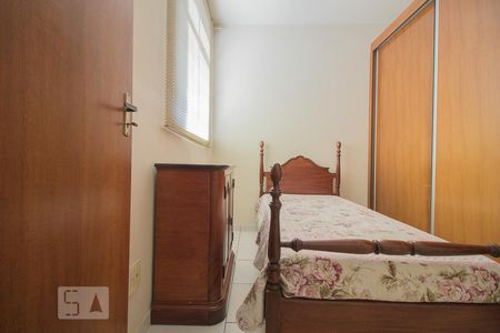 Quarto de apartamento para alugar com 3 quartos, 66m² em Coração Eucarístico, Belo Horizonte