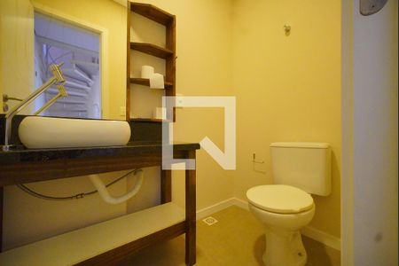 Lavabo de apartamento para alugar com 2 quartos, 72m² em Rio Tavares, Florianópolis