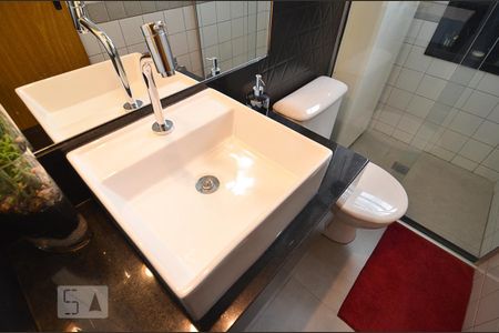 Apartamento para alugar com 100m², 3 quartos e 2 vagasBanheiro social