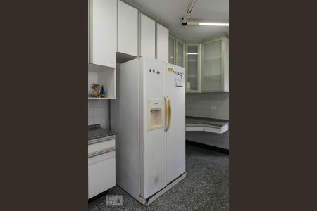 Apartamento à venda com 220m², 4 quartos e 4 vagasCozinha (Geladeira)