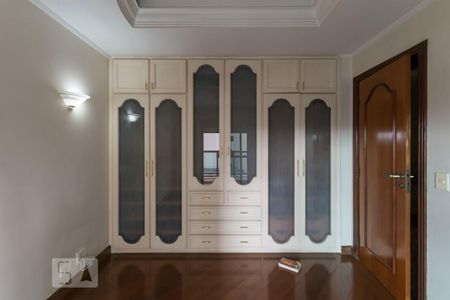 Apartamento à venda com 220m², 4 quartos e 4 vagasQuarto 3 - Suíte (Armários)