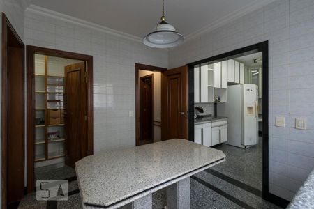 Apartamento à venda com 220m², 4 quartos e 4 vagasSala de almoço