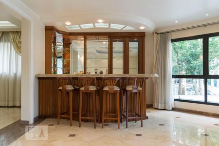 Sala de apartamento à venda com 4 quartos, 220m² em Vila Monumento, São Paulo