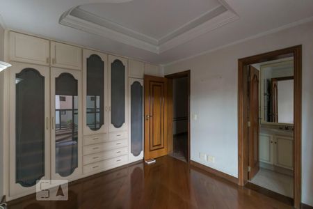 Apartamento à venda com 220m², 4 quartos e 4 vagasQuarto 3 - Suíte