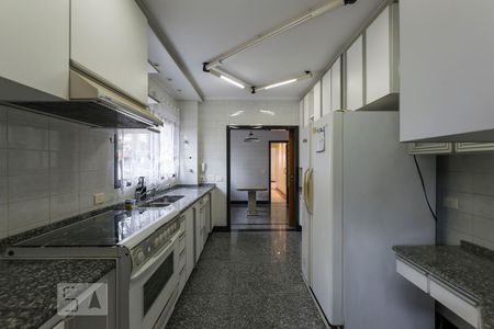 Apartamento à venda com 220m², 4 quartos e 4 vagasCozinha