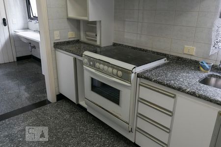 Apartamento à venda com 220m², 4 quartos e 4 vagasCozinha (Fogão)