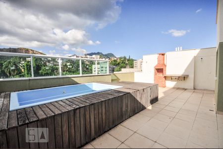 Apartamento à venda com 130m², 3 quartos e 2 vagasPiscina - Área Externa - Cobertura