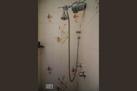 Casa à venda com 380m², 4 quartos e sem vagaBanheiro da Suíte 2