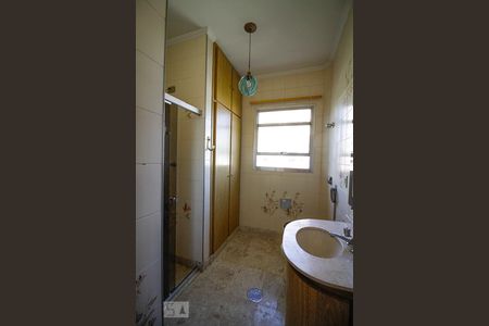 Casa à venda com 380m², 4 quartos e sem vagaBanheiro da Suíte 2