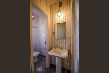 Casa à venda com 380m², 4 quartos e sem vagaLavabo