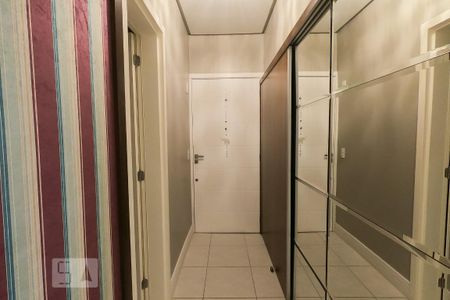 Apartamento para alugar com 90m², 2 quartos e 1 vaga Apartamento para alugar com 90m², 2 quartos e 1 vagaCloset
