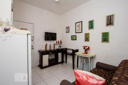 Sala de kitnet/studio à venda com 1 quarto, 28m² em Laranjeiras, Rio de Janeiro