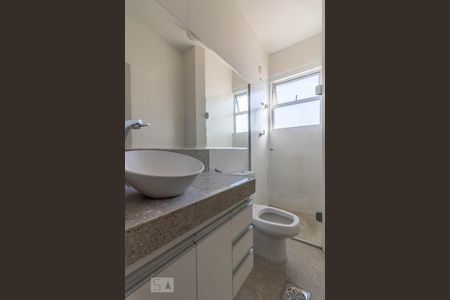 Banheiro de apartamento para alugar com 2 quartos, 70m² em Ipiranga, Belo Horizonte