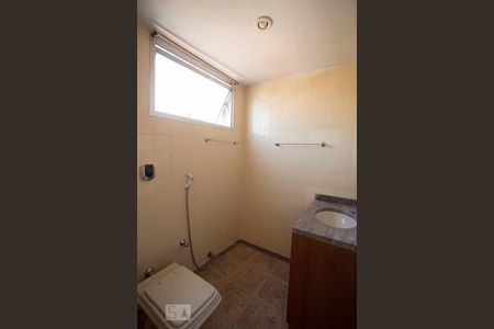 banheiro suíte de apartamento para alugar com 2 quartos, 85m² em Icaraí, Niterói
