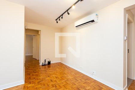 Apartamento para alugar com 85m², 2 quartos e 1 vagaSala