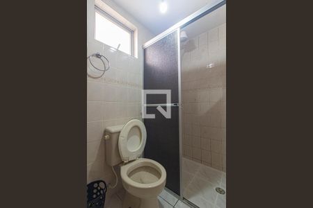 Banheiro de apartamento para alugar com 1 quarto, 25m² em Cristo Rei, Curitiba