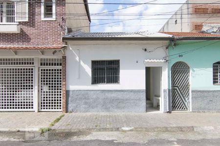 Casa para alugar com 198m², 2 quartos e 2 vagasFachada