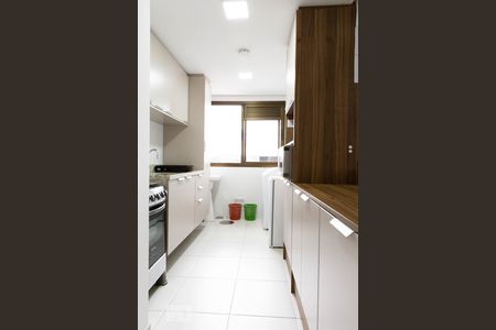Cozinha de apartamento à venda com 2 quartos, 68m² em Jardim do Salso, Porto Alegre