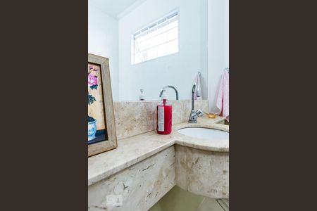 Casa à venda com 320m², 5 quartos e 4 vagasLavabo