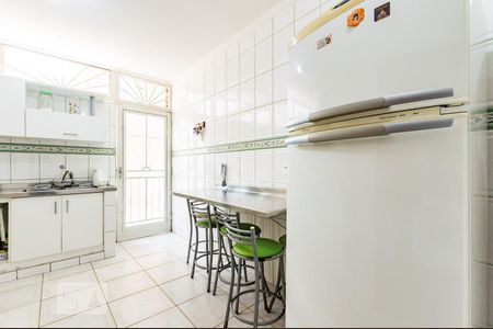 Casa à venda com 320m², 5 quartos e 4 vagasCozinha