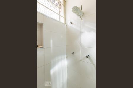 Casa à venda com 320m², 5 quartos e 4 vagasBanheiro 