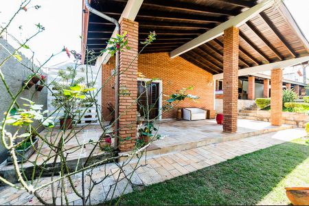 Casa à venda com 320m², 5 quartos e 4 vagasQuintal da Frente