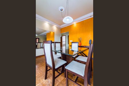 Sala de casa à venda com 5 quartos, 320m² em Vila Nogueira, Campinas