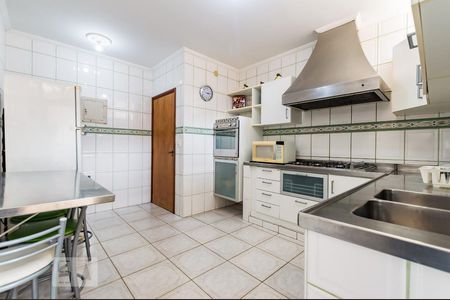 Casa à venda com 320m², 5 quartos e 4 vagasCozinha