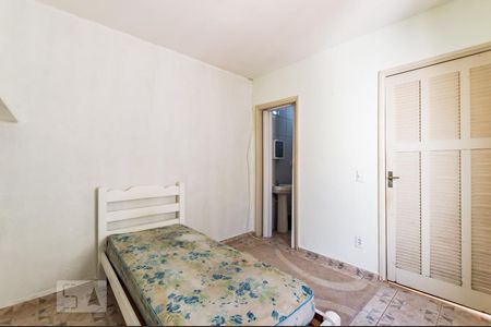 Casa à venda com 320m², 5 quartos e 4 vagasQuarto de Serviço