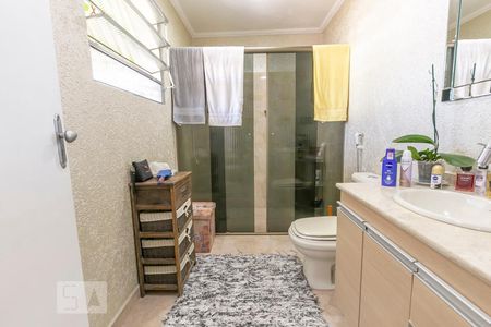 Casa à venda com 240m², 4 quartos e 1 vagaBanheiro da Suíte