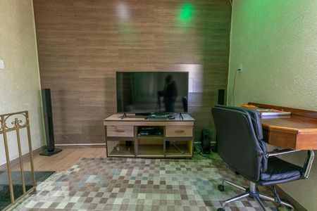 Sala de TV de casa para alugar com 4 quartos, 240m² em Vila Marina, São Paulo