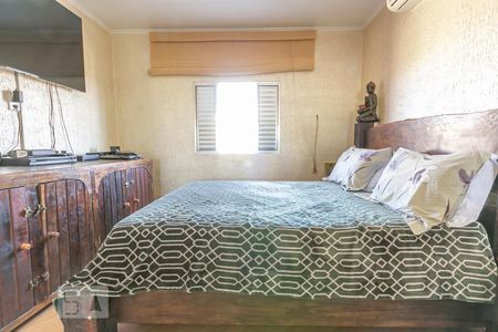 Casa à venda com 240m², 4 quartos e 1 vagaSuíte