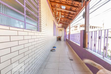 Casa à venda com 240m², 4 quartos e 1 vagaVaranda